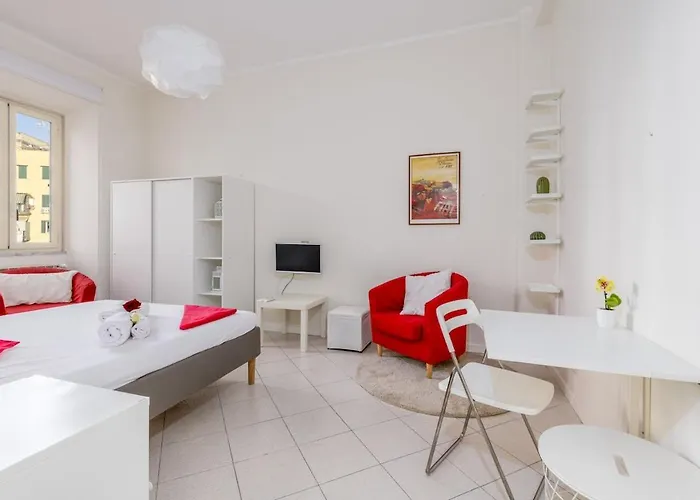 Apartment Domus Aurea3 Flat A Stone's Throw From Colosseum Rom